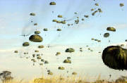 us_paratroopers_jump_into_australia.jpg